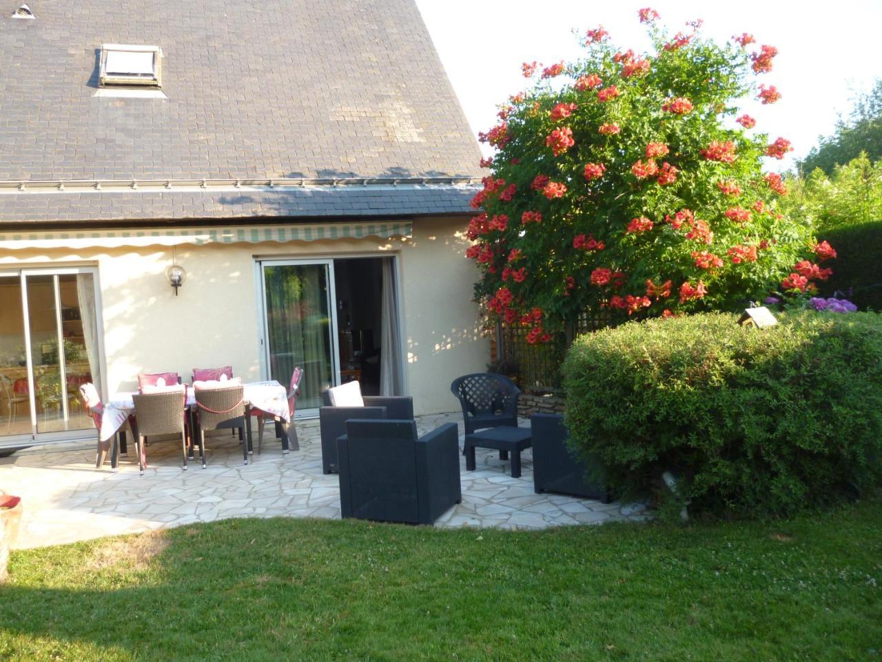 Chez Bernard Et Nicole Bed & Breakfast Betton Exterior photo